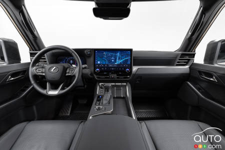 Interior del Lexus GX Overtrail+ 2024
